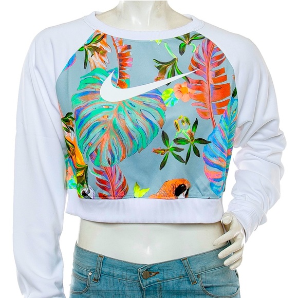 Nike Tops - Nike sweatshirt